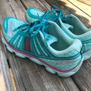 Brooks Pure Flow 2 shoes. Men size 7, euro 40